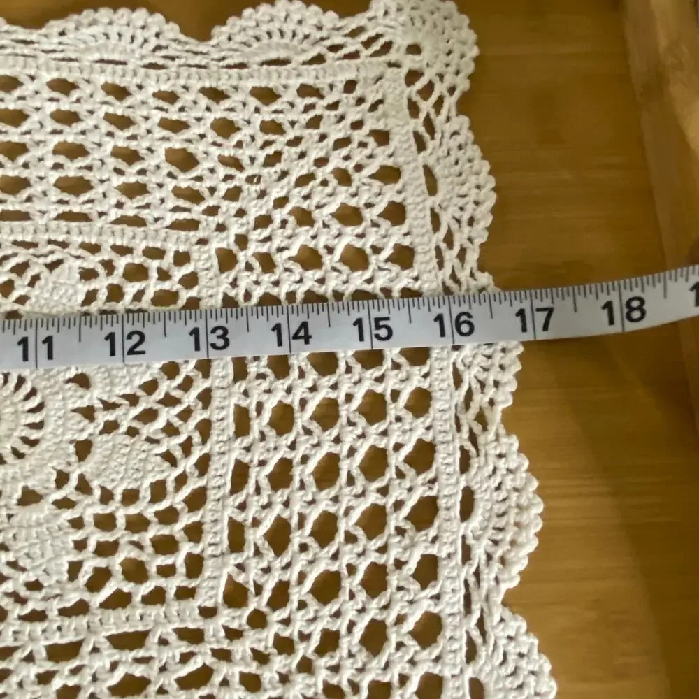 Vintage Handmade Crochet Lace Floral Rectangle Placemat 17x11in Cotton Scalloped